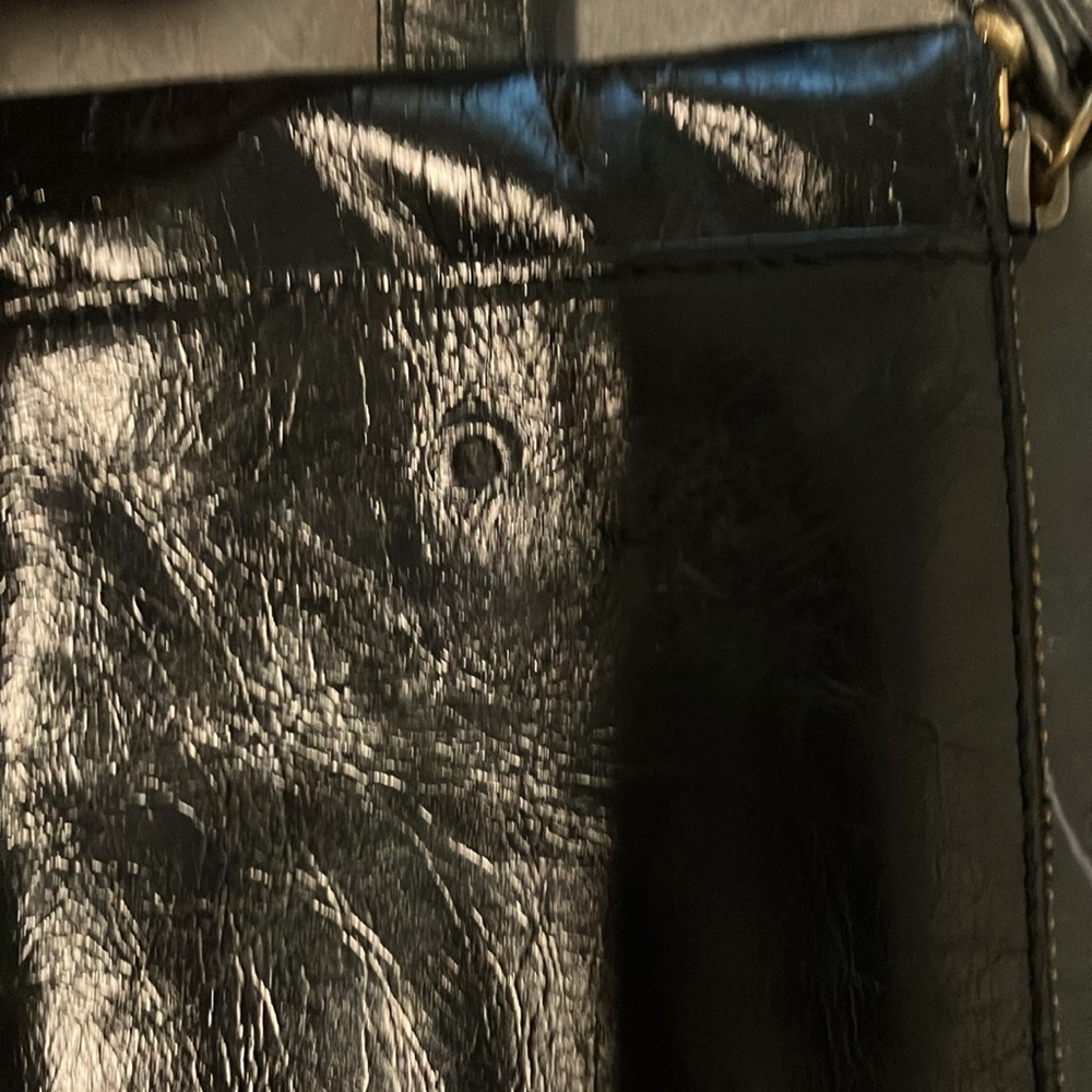 HOBO Leather Wristlet Wallet & Phone - Picture 4 of 8